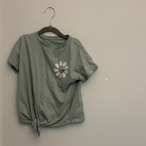 Wonder Nation Green Short Sleeve Tee with Flower Design